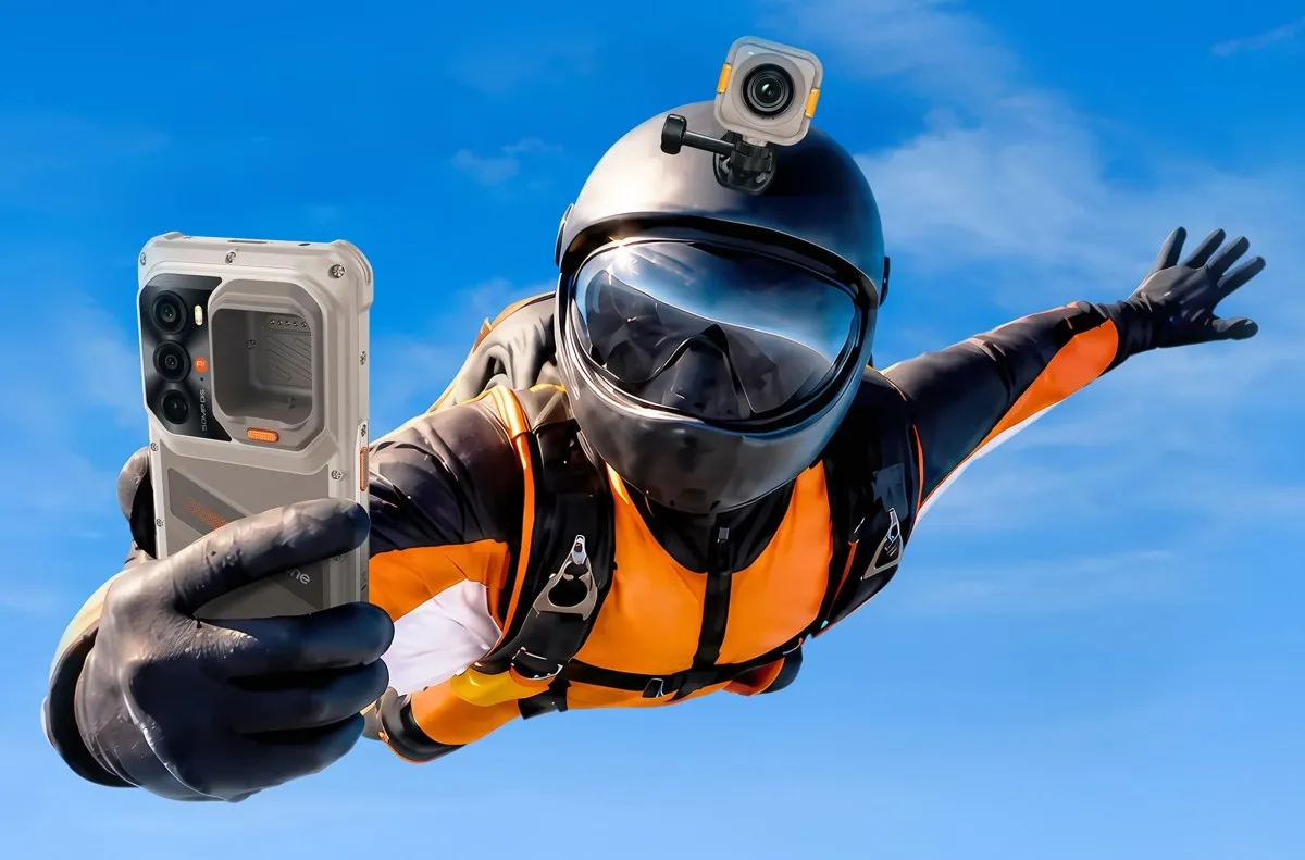 The RugOne Xsnap 7 Pro smartphone features a detachable camera