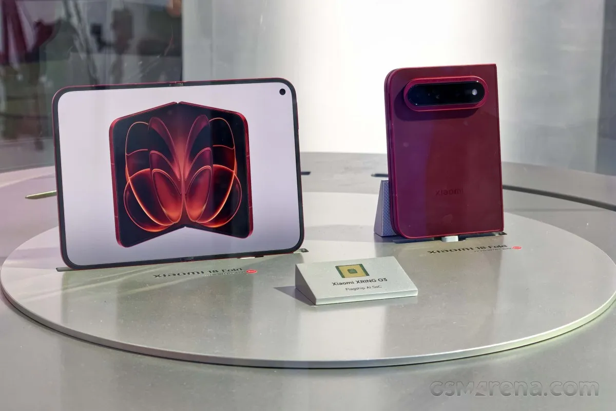 Eyes-on: Xiaomi shows the 18 Fold behind glass at IFA 