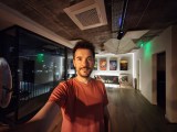 Selfie samples, ultrawide camera (0.5x) - 12mm, f/2.0, ISO 9696, 1/13s (4096x3072px) - Motorola Razr 70 Ultra review