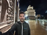Selfie samples, ultrawide camera (0.5x) - 12mm, f/2.0, ISO 10208, 1/17s (4096x3072px) - Motorola Razr 70 Ultra review