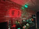 Muestras con poca luz, cámara ultra gran angular (0.5x) - 13mm, f/2.2, ISO 8000, 1/7s (4096x3072px) - Reseña del Oppo Find X10 Pro Max