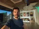 Selfie samples, 0.6x (native) - 18mm, f/2.0, ISO 8000, 1/12s (4096x3072px) - Oppo Reno16 Pro review