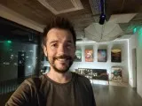 Selfie samples - 22mm, f/2.2, ISO 5000, 1/9s (6528x4896px) - Poco F9 Ultra review