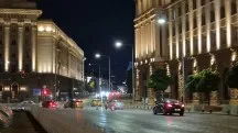Video screengrabs, low light: 2x - (3840x2160px) - Samsung Galaxy Z Flip8 review