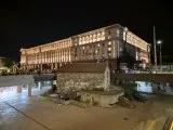 Low-light samples, main camera (1x) - 23mm, f/1.8, ISO 1600, 1/50s (4000x3000px) - Samsung Galaxy Z Flip8 review