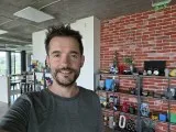 Selfie samples, internal camera - 23mm, f/2.2, ISO 125, 1/100s (3648x2736px) - Samsung Galaxy Z Flip8 review