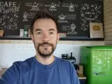 Muestras de selfies - f/2.0, ISO 160, 1/30s (3264x2448px) - Reseña del Sony Xperia 10 VIII