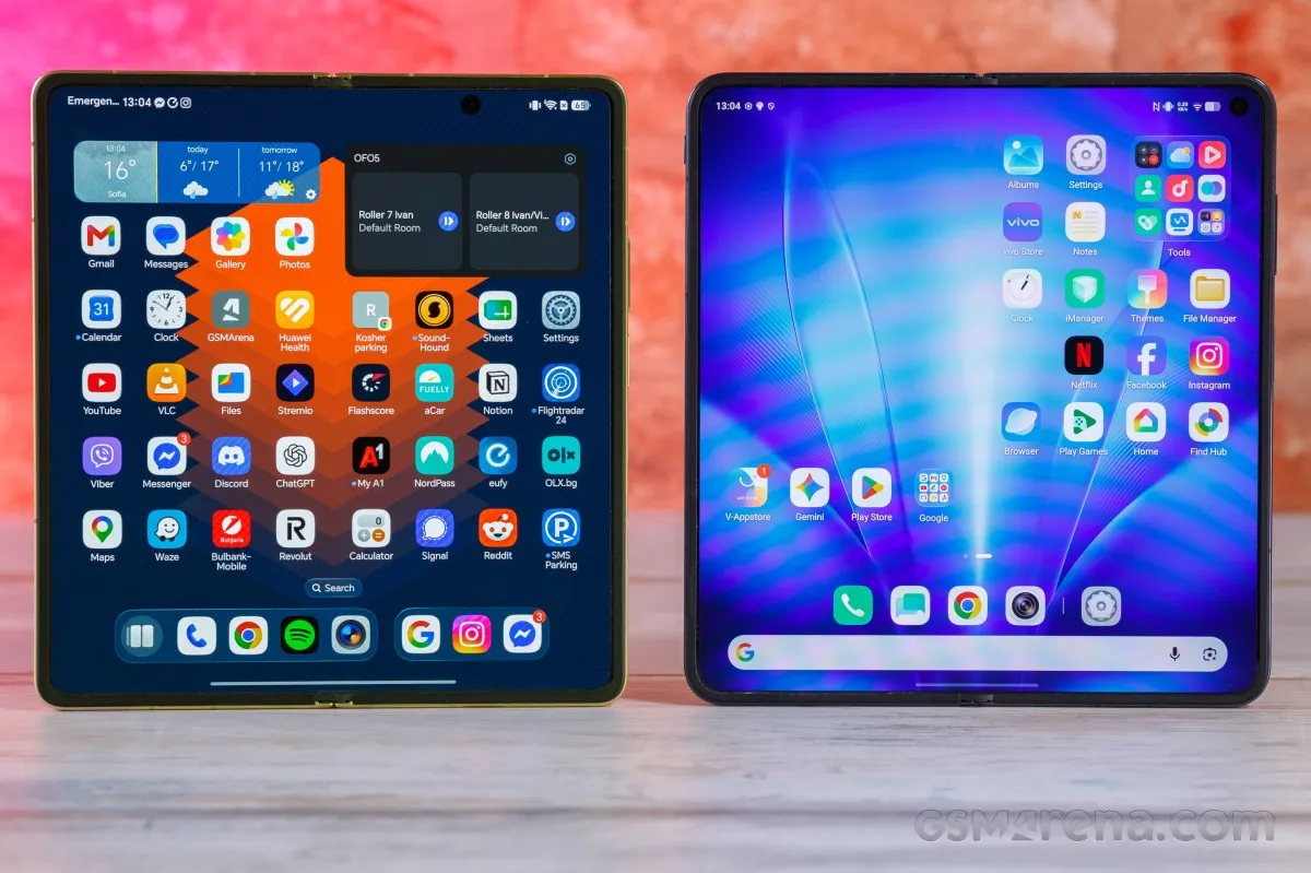 Links: Honor Magic V6 • Rechts: vivo X Fold6