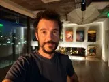 Selfie-Beispiele, rückseitige Hauptkamera (1x) - 23mm, f/1.7, ISO 9500, 1/14s (4080x3072px) - vivo X Fold6 Test